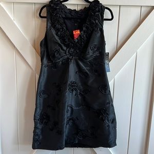 SALE!  Size 14 Black Floral Rosette Dress New With Tags